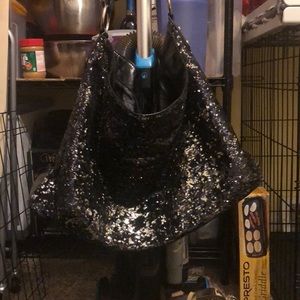 Black hobo bag with sequence